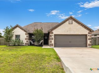 305 Blue Jay Loop, Victoria, TX 77905