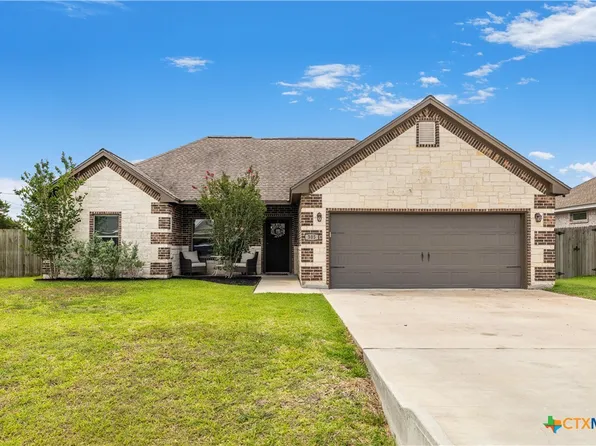 305 Blue Jay Loop, Victoria, TX 77905