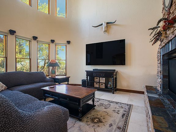 5th image of 1261 Monterrey Rd NE