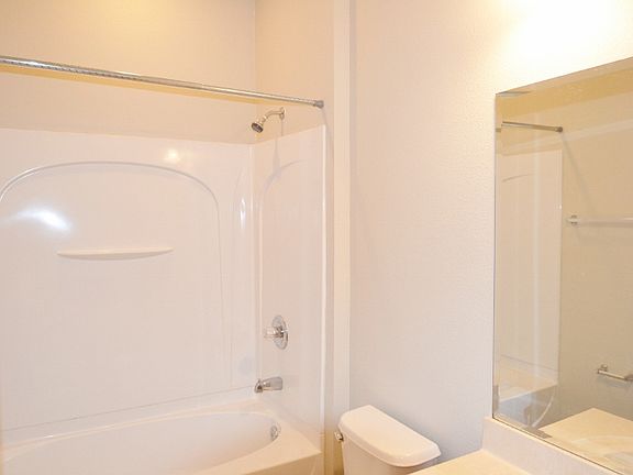 4th image of 1033 Berkeley Dr