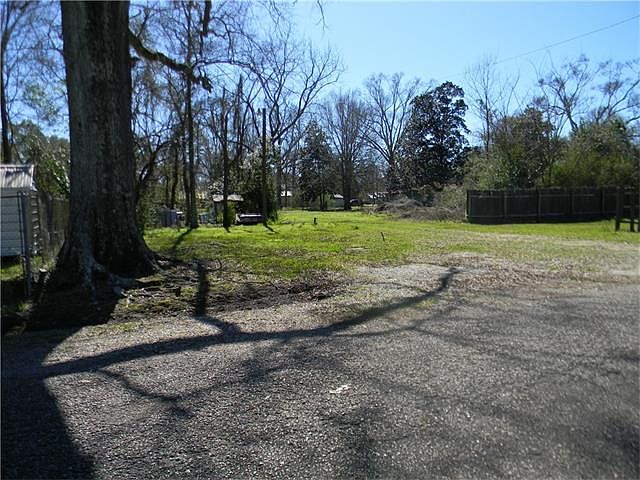 1st image of 1010 Hickory Ave