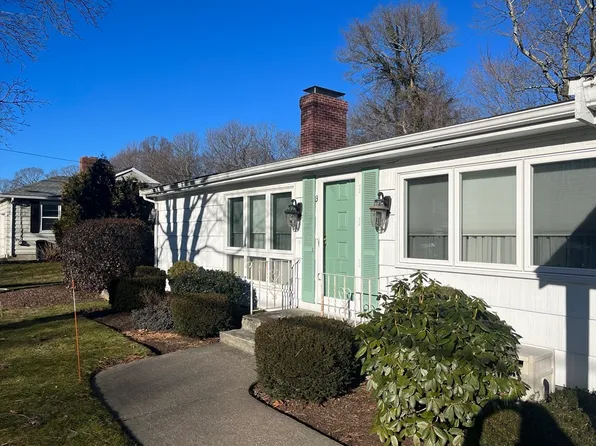 3 Divittorio Dr, Milford, MA 01757