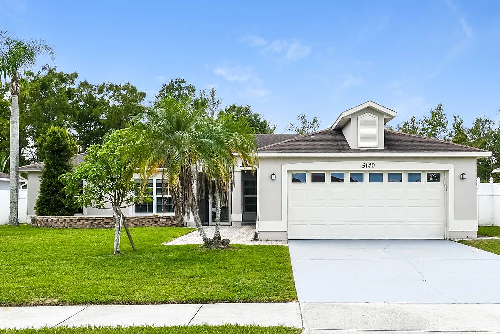 3 bed, 2.0 bath, 1700 sqft, $2,325 — Photo 1