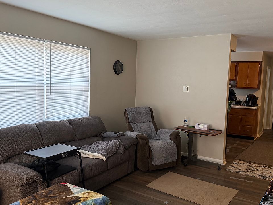 1st image of 5016 Woodbine Ave APT B