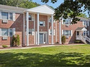 121 House St APT D, Glastonbury, CT 06033