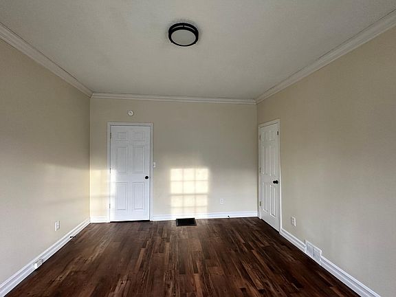 3rd image of 3001-3 Peach St