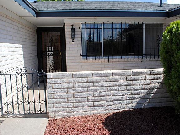 3rd image of 11911 El Dorado Pl NE