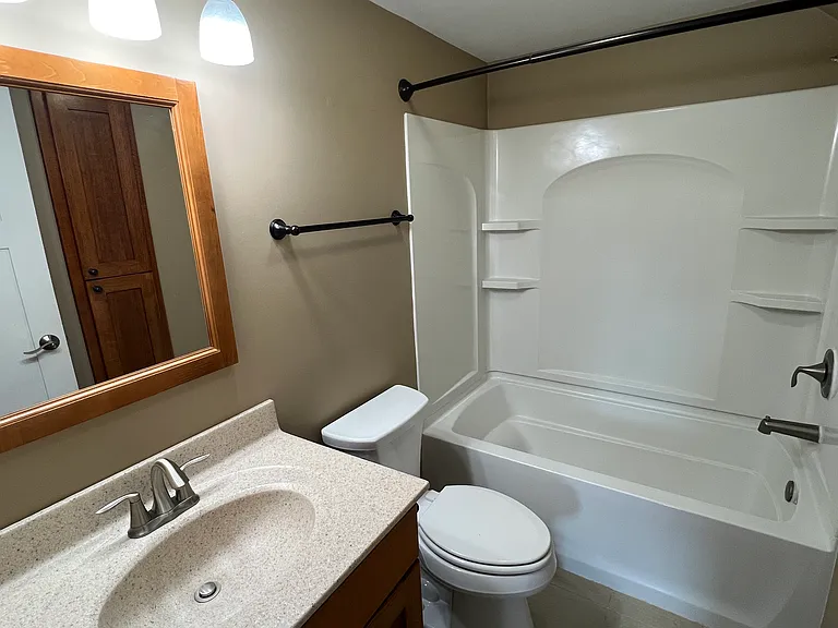136 14th St NE — Photo 18