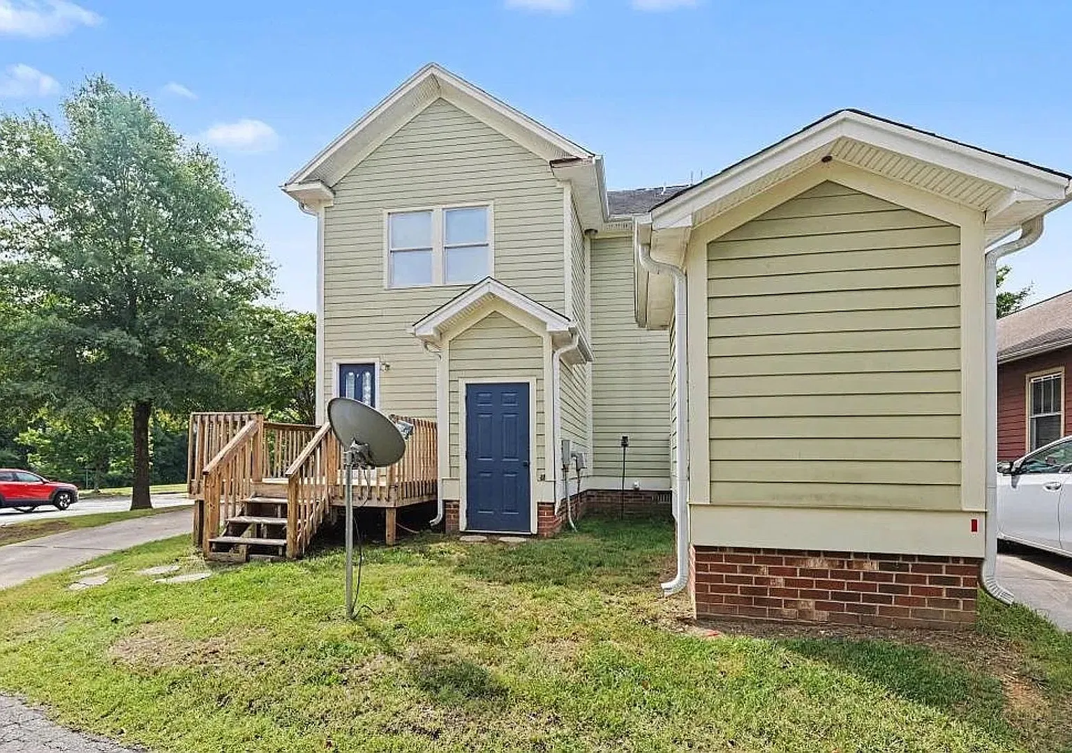 Room in 3 Bedroom Home in Greensboro — Photo 1