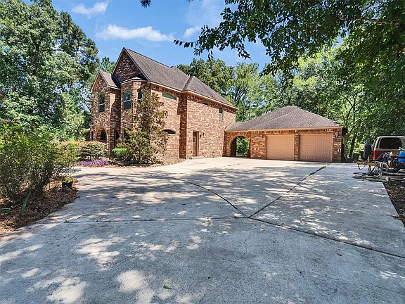 4th image of 28503 Champions Ridge Rd