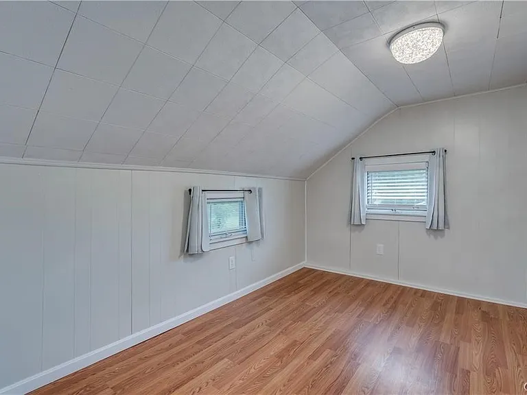 822 Lawrence St — Photo 30