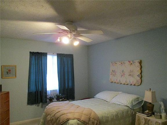 Master Bedroom (pre-renovation)