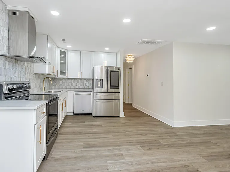12 Pearl St — Photo 12
