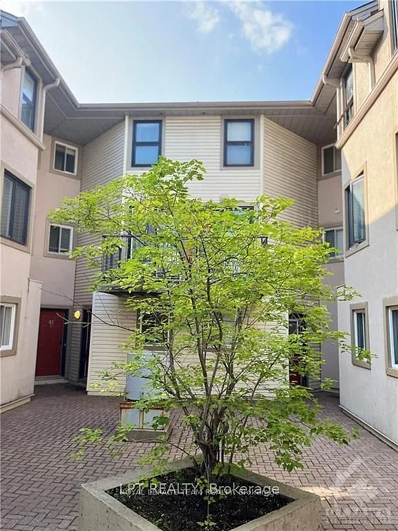 2 bed, $2,500 — Photo 1