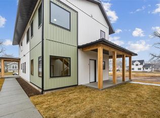 1021 8th St NW #C, Cedar Rapids, IA 52405