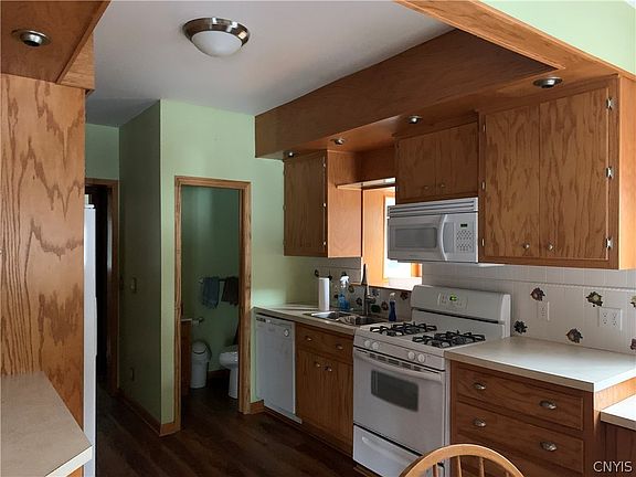 2nd image of 1011 N Madison St