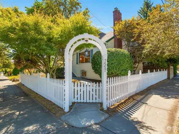 7557 32nd Avenue NW, Seattle, WA 98117