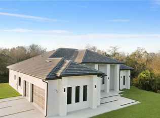 705 16th St NE, Naples, FL 34120