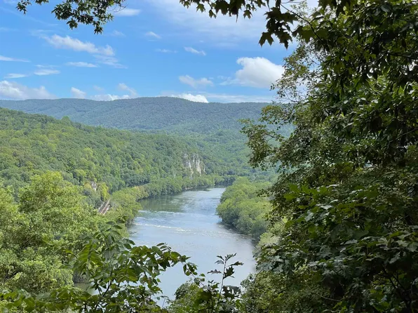 Kanode Dr, Eggleston, VA 24086