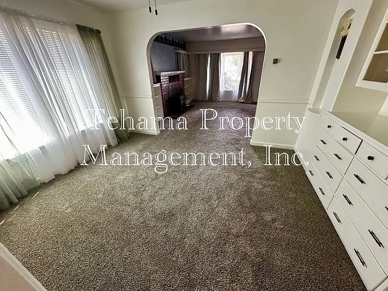 13650 Saint Marys Ave — Photo 5