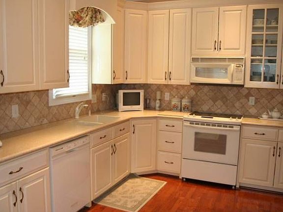 4th image of 8650 Parker Pl