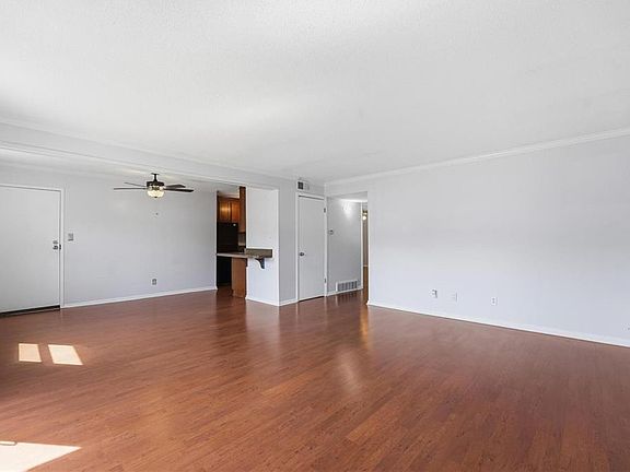 4th image of 6232 Robinson St APT 2