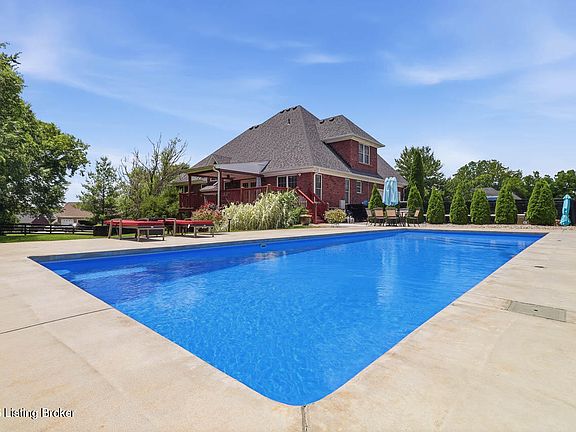 3rd image of 3704 Ballard Woods Ct