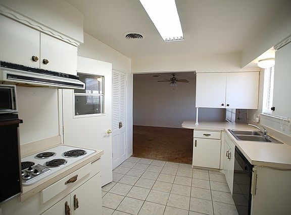 3rd image of 106 N Bentwood Dr