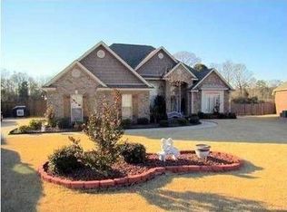 74 Oglethorpe Dr, Deatsville, AL 36022
