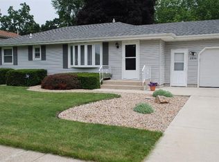 2530 Walnut Ln, Hobart, IN 46342