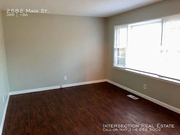 4th image of 2582 Main St