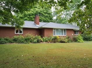 53 S Darby Rd, Hermitage, PA 16148