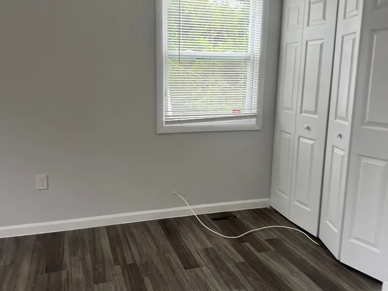 411-415 N Bend Rd #K — Photo 5