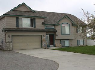 604 S McMillan Rd, Greenacres, WA 99016