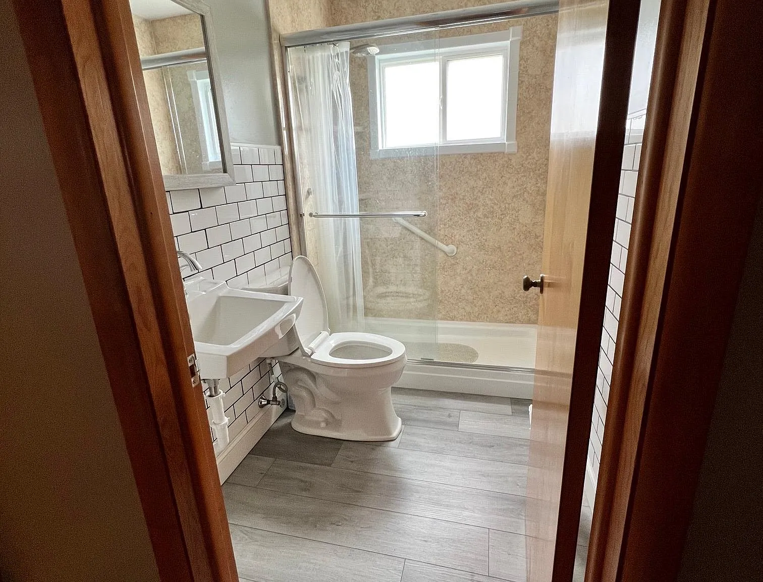 4 bed, 1.5 bath, 2600 sqft, $1,850 — Photo 4