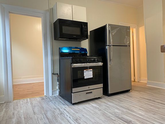 5th image of 130 Carlisle St #2
