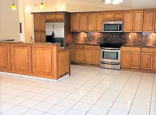 9120 N Lake Miramar Cir, Miramar, FL 33025