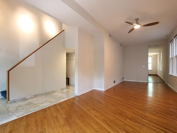 2nd image of 1030 W Oakdale Ave #2