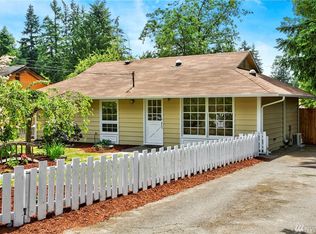 22002 Locust Pl, Lynnwood, WA 98036