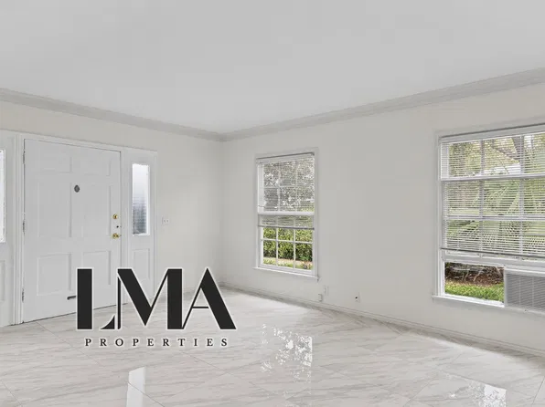 136 S Roxbury Dr, Beverly Hills, CA