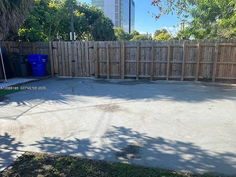 1912 Taylor St — Photo 17