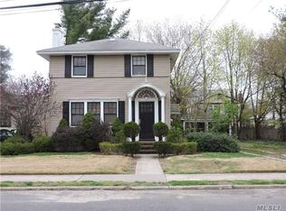 53 Nassau Ave, Malverne, NY 11565