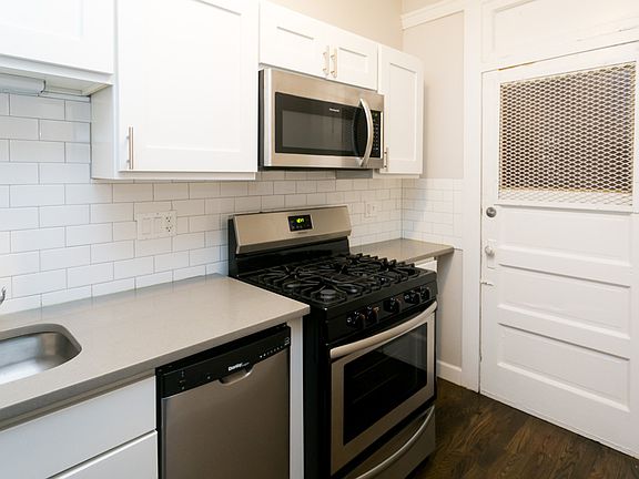 2nd image of 1357.5 W Touhy Ave #3S