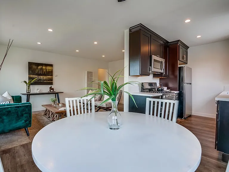 11853 Manor Dr — Photo 12