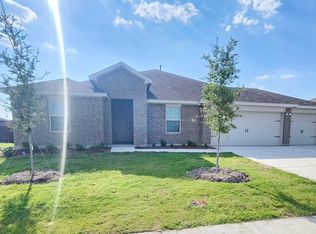 908 Martingale Dr, Nevada, TX 75173
