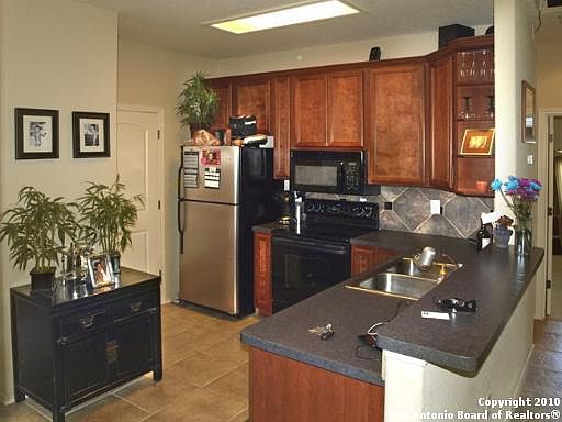 4th image of 616/618 E THEISSEN STREET 616/618