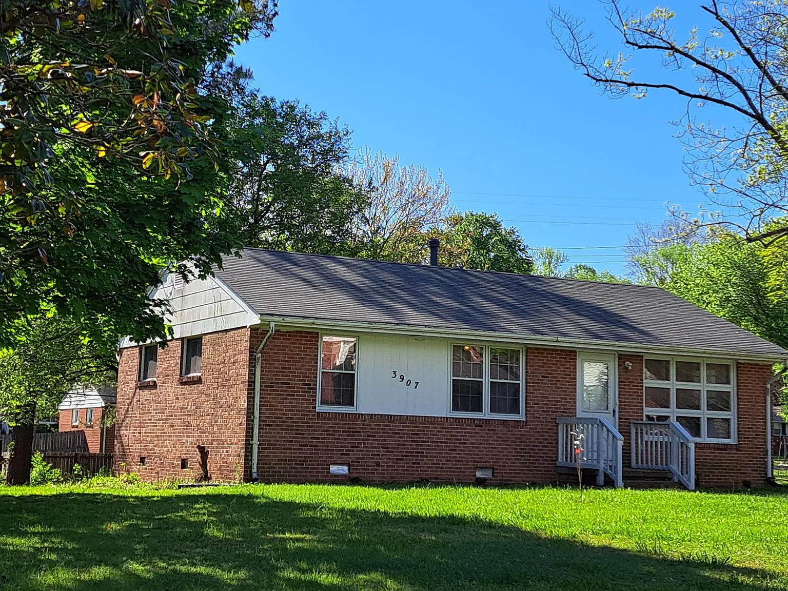 3 bed, 1000 sqft, $1,750 — Photo 1