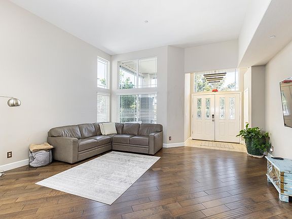 5th image of 8119 Luisa Way
