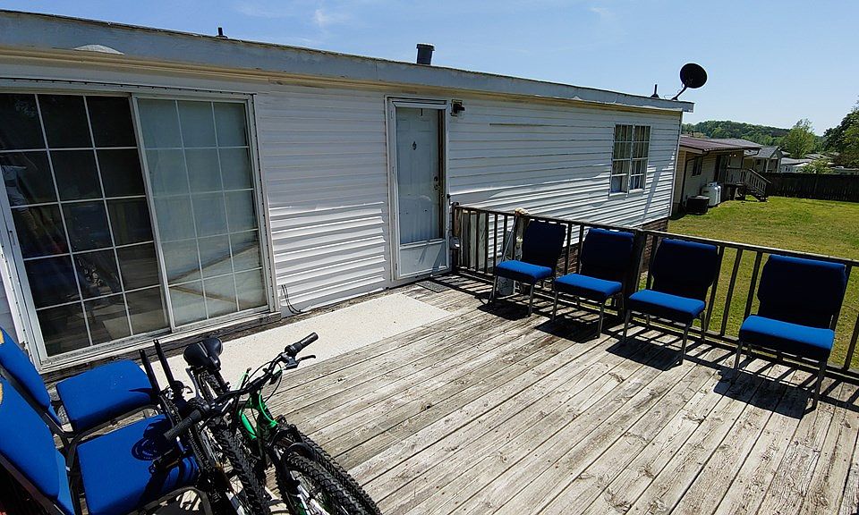 2nd image of 340 Horseshoe Rd