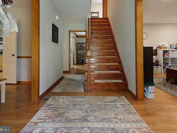 5th image of 25 Washington Way